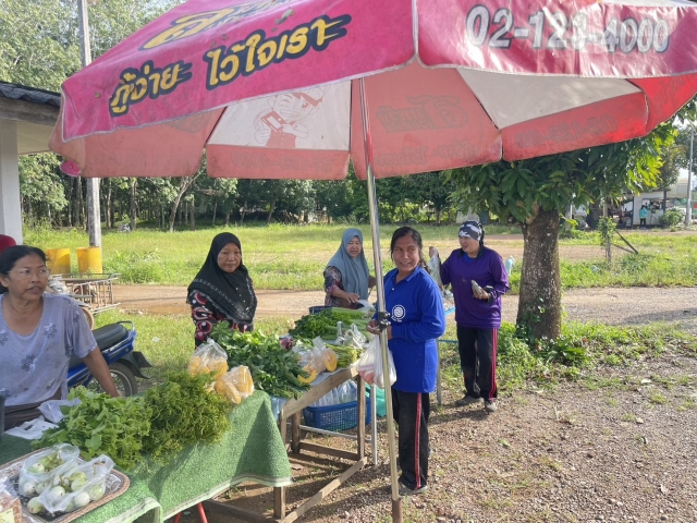 ตลาดนัดตลาดนัดท้องถิ่นสีเขียว (Green Local Market)